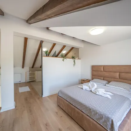 Coral Apartment *