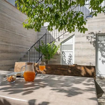 Coral * Brodarica (Sibenik-Knin)