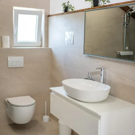 Coral Apartment *