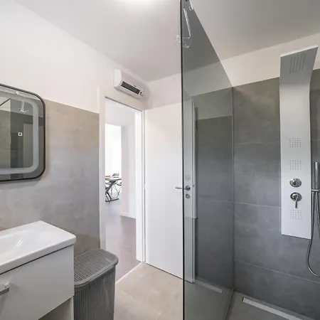 Coral Apartment