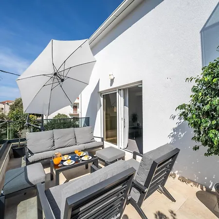 Coral Appartement Brodarica (Sibenik-Knin)